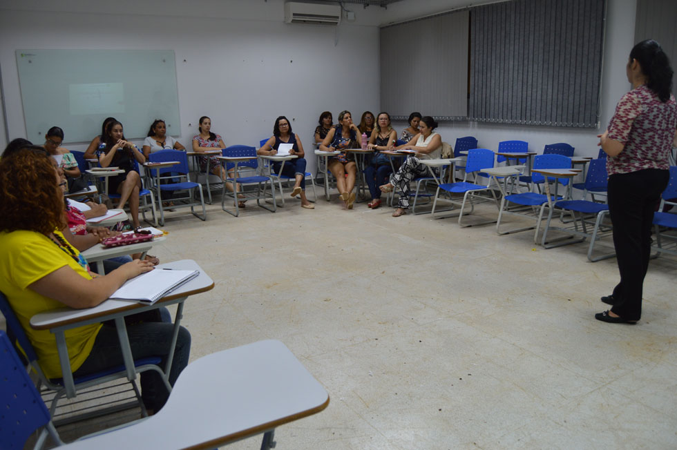 Primeira aula do curso de Libras Primeira aula do curso de Libras